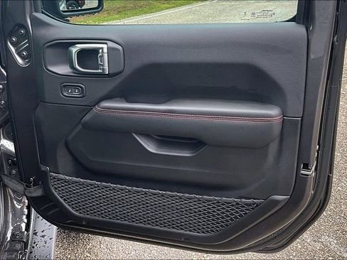 Used 2025 Jeep Wrangler Unlimited Rubicon w/ XTREMEE 35" Tire Package image 24