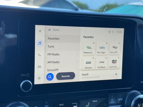 Used 2025 Toyota Highlander LE image 26