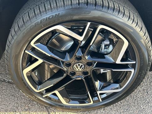 New 2026 Volkswagen Tiguan SEL R-Line AWD/4WD image 6
