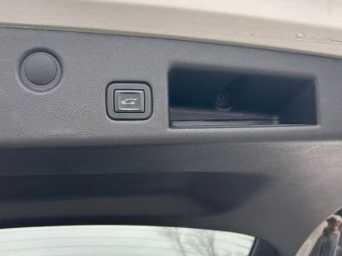 Certified 2019 Chevrolet Equinox LT image 16