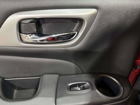 Used 2019 Nissan Pathfinder SL FWD image 37