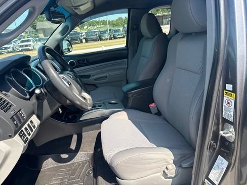 Used 2013 Toyota Tacoma 4x4 Access Cab V6 w/ TRD Sport Pkg image 25