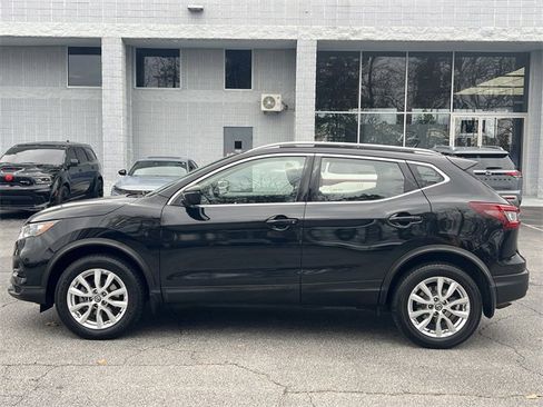 Used 2020 Nissan Rogue Sport SV image 21