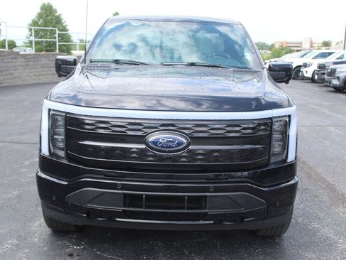 Used 2023 Ford F150 Lightning Platinum AWD/4WD image 12
