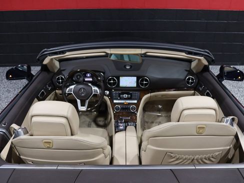Used 2013 Mercedes-Benz SL 550 w/ Premium Pkg image 45