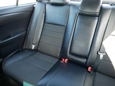 Used 2017 Toyota Camry SE image 12