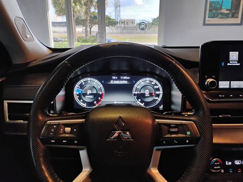 Used 2023 Mitsubishi Outlander SEL image 22