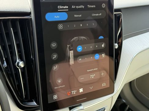 New 2026 Volvo XC60 B5 Ultra w/ Climate Package image 21