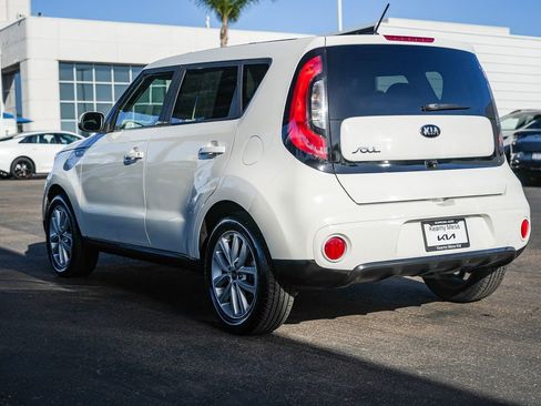Used 2017 Kia Soul + FWD image 7