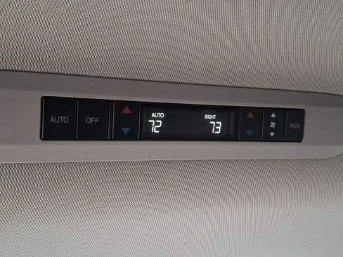 Certified 2025 Toyota Sienna XLE FWD image 12
