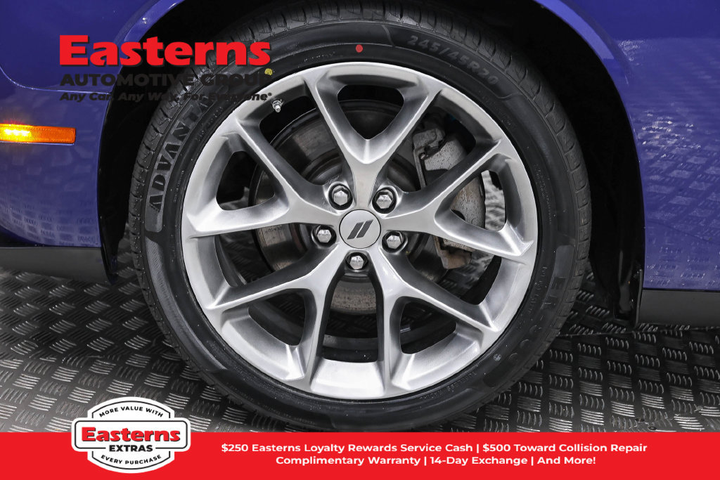 Used 2022 Dodge Challenger SXT w/ Plus Package RWD image 33
