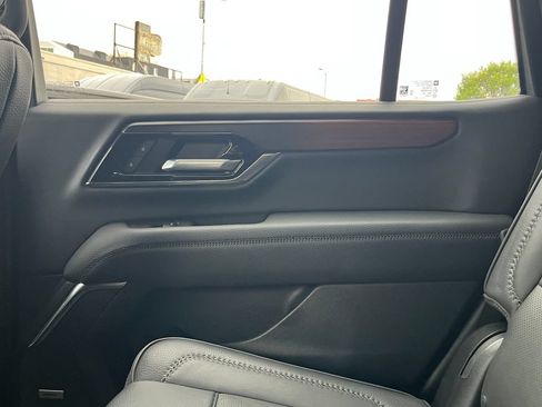Used 2025 GMC Yukon Denali AWD/4WD image 20