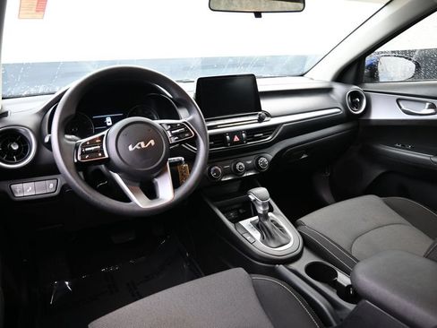 Used 2023 Kia Forte LXS w/ LXS Technology Package FWD image 11