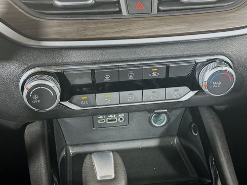 Used 2024 Nissan Altima 2.5 SV FWD image 22
