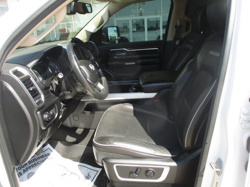 Used 2020 RAM 1500 Laramie AWD/4WD image 4