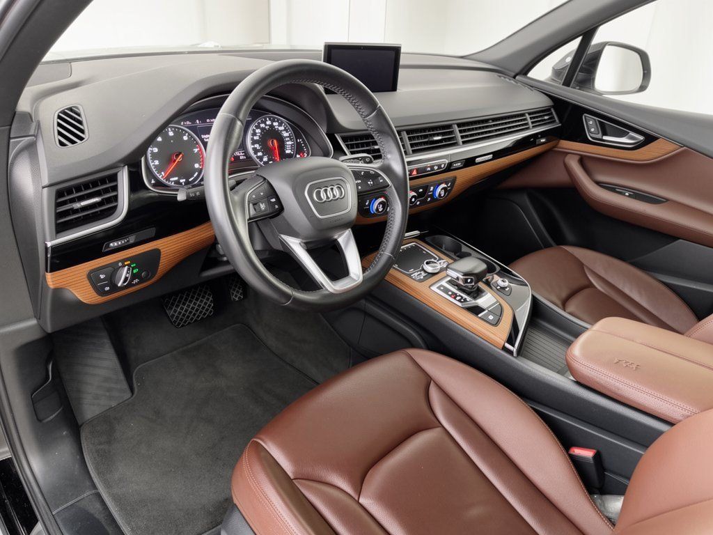 Used 2017 Audi Q7 2.0T Premium AWD/4WD image 4