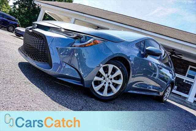 Used 2021 Toyota Corolla LE FWD image 3