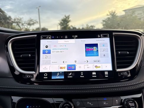 New 2026 Chrysler Pacifica Select image 21