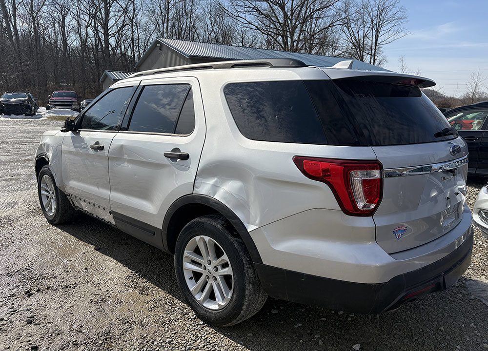 Used 2017 Ford Explorer 4WD image 2