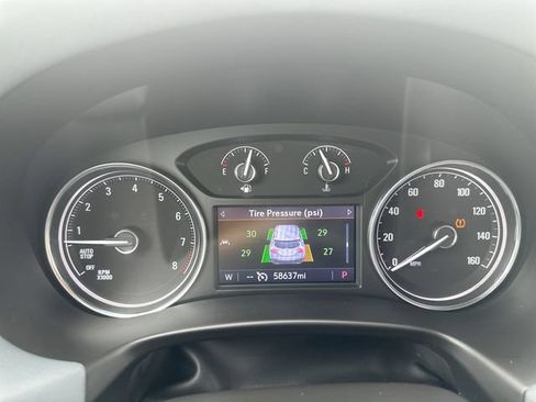 Used 2024 Buick Enclave Essence w/ Experience Buick Package FWD image 16