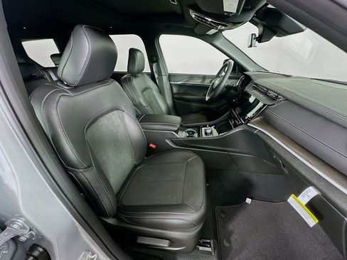 New 2026 Jeep Grand Cherokee L 4WD image 38