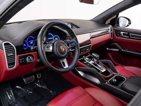 Used 2023 Porsche Cayenne Turbo image 22