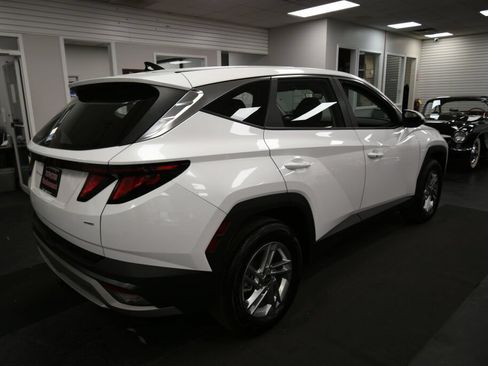 Used 2025 Hyundai Tucson SE AWD/4WD image 8