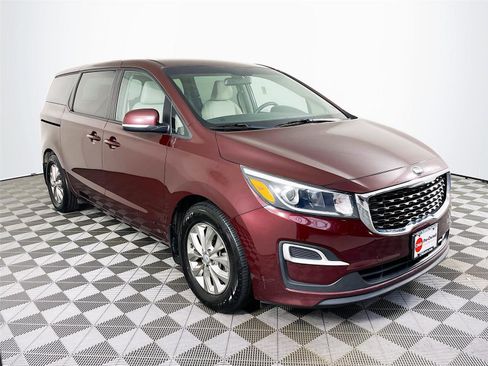 Used 2019 Kia Sedona LX FWD image 1