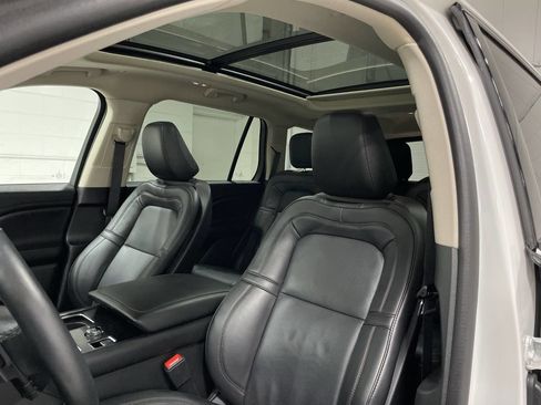 Used 2024 Lincoln Aviator Reserve w/ Equipment Group 201A AWD/4WD image 14