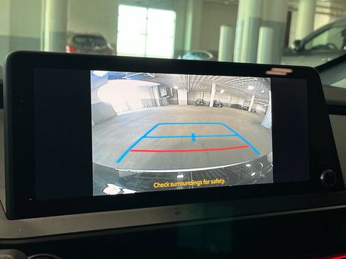 Used 2024 Toyota Prius Prime FWD image 24