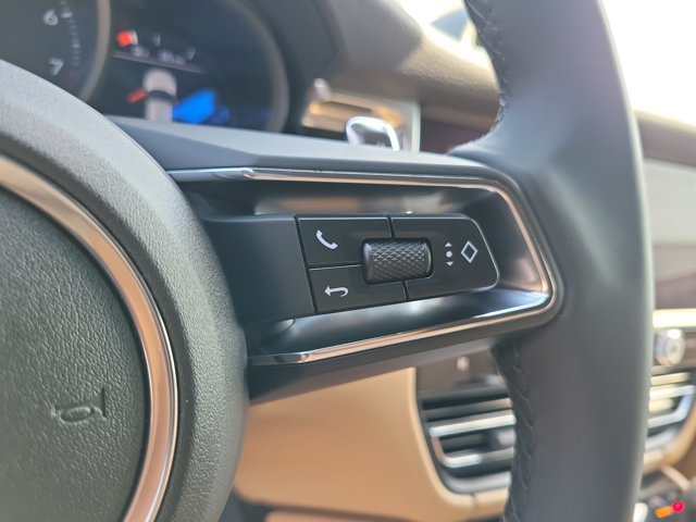 Used 2026 Porsche Macan AWD/4WD image 31
