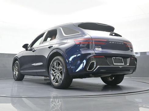 Used 2022 Genesis GV70 2.5T w/ Advanced Package image 61