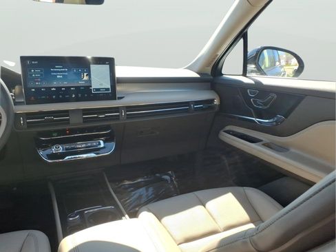 Used 2023 Lincoln Corsair AWD w/ Equipment Group 101A image 12