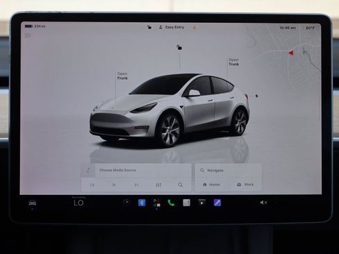 Used 2023 Tesla Model Y AWD image 38