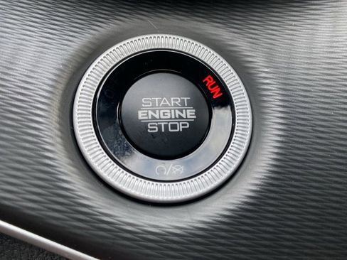 New 2025 Jeep Grand Cherokee L Altitude image 32