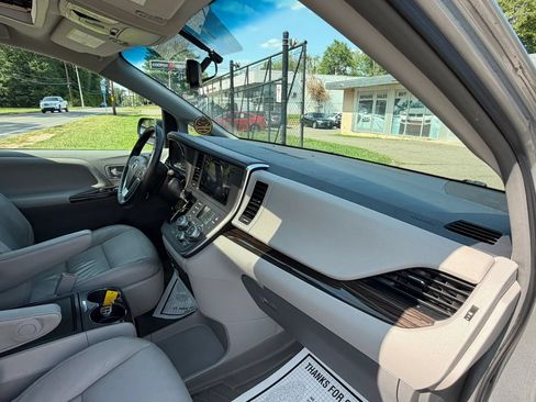 Used 2016 Toyota Sienna XLE w/ Protection Package AWD/4WD image 12