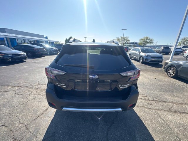 Certified 2025 Subaru Outback Touring AWD/4WD image 5