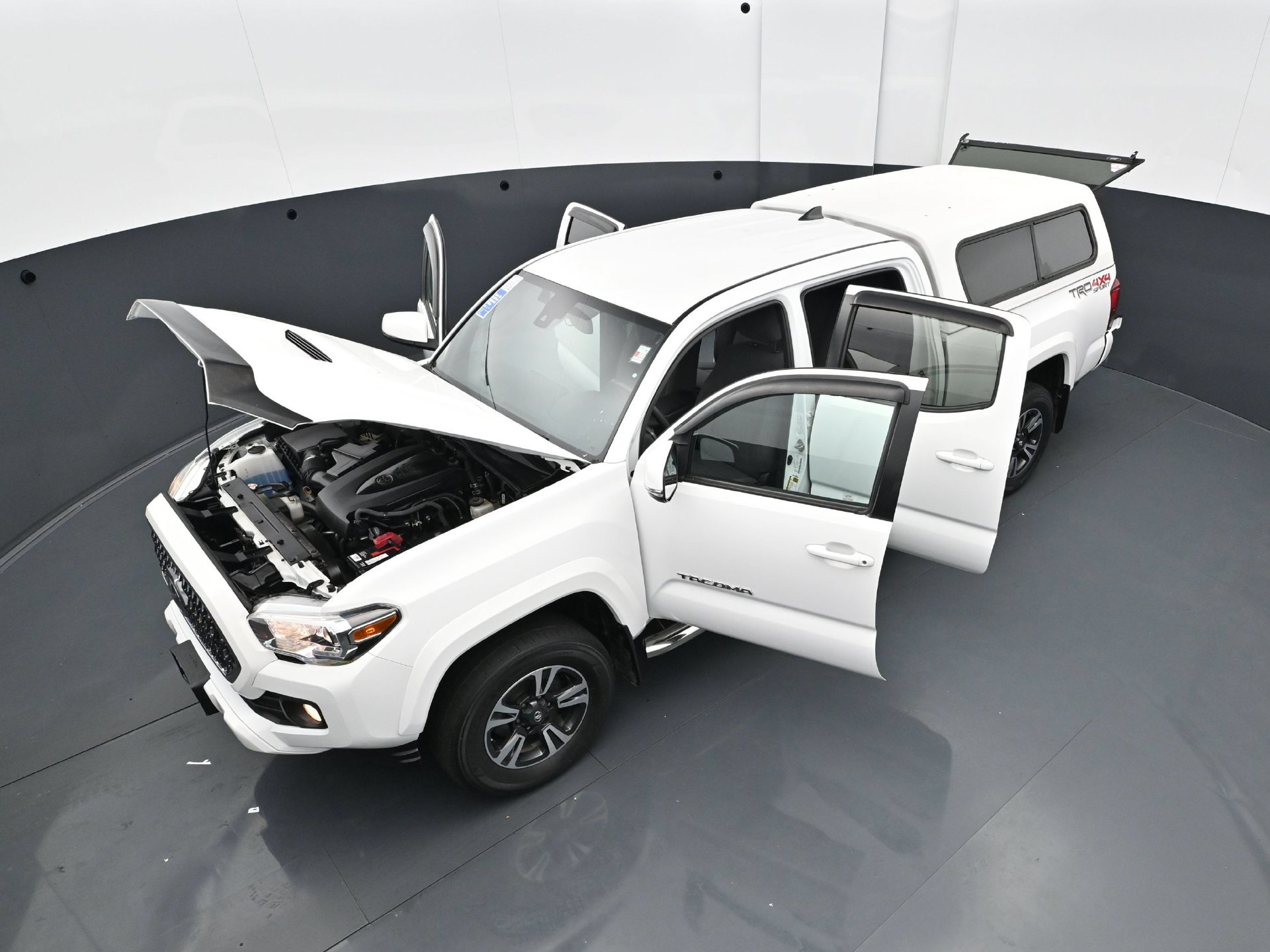 Used 2019 Toyota Tacoma TRD Sport AWD/4WD image 40