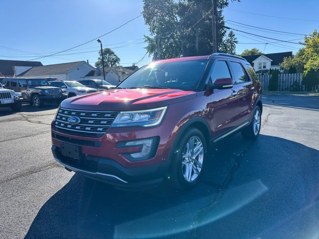Used 2017 Ford Explorer Limited w/ Equipment Group 301A AWD/4WD image 3