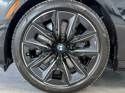 Used 2025 BMW i7 xDrive60 AWD/4WD image 26