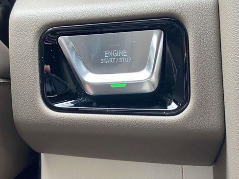 Used 2025 GMC Yukon Denali AWD/4WD image 30