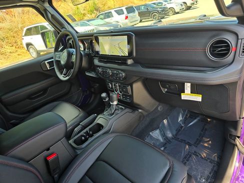 New 2026 Jeep Wrangler Unlimited Rubicon AWD/4WD image 27