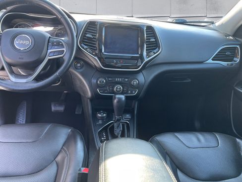 Used 2019 Jeep Cherokee Limited image 11