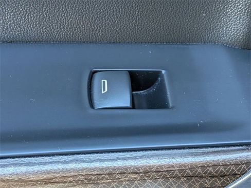 Used 2021 Chevrolet Silverado 1500 RST image 28