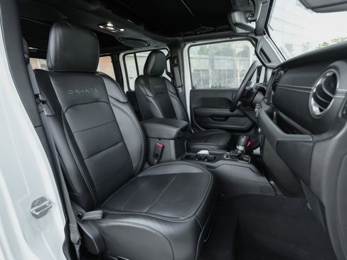 Used 2023 Jeep Wrangler Unlimited Sahara w/ Cold Weather Group image 41