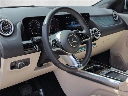Used 2025 Mercedes-Benz GLA 250 image 10