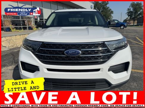 Used 2022 Ford Explorer XLT image 11