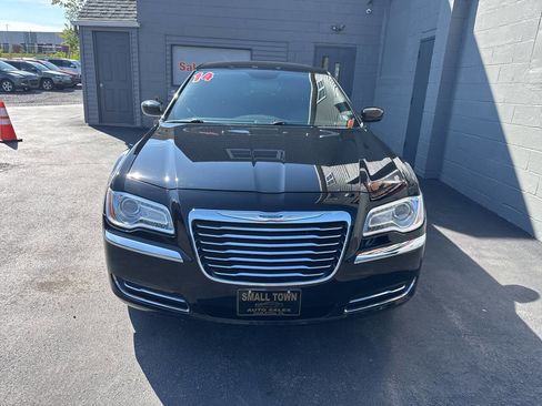Used 2014 Chrysler 300 AWD image 2