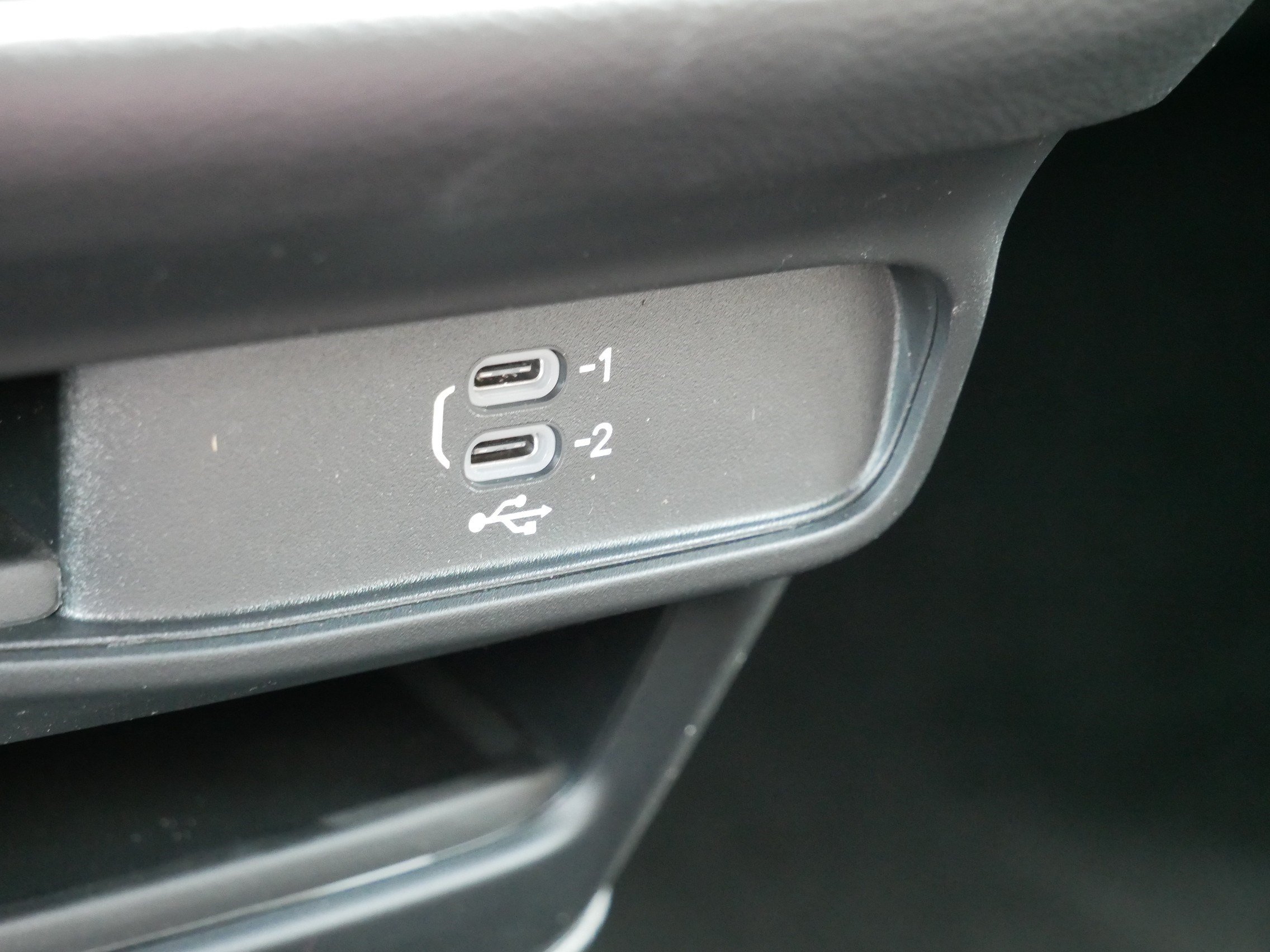 New 2027 Chrysler Pacifica Select w/ Family Tech Group AWD/4WD image 16