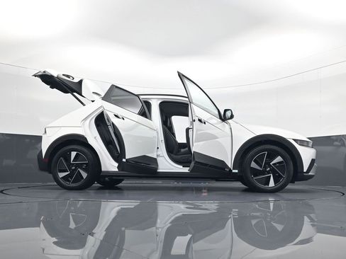 New 2025 Hyundai Ioniq 5 SEL image 33